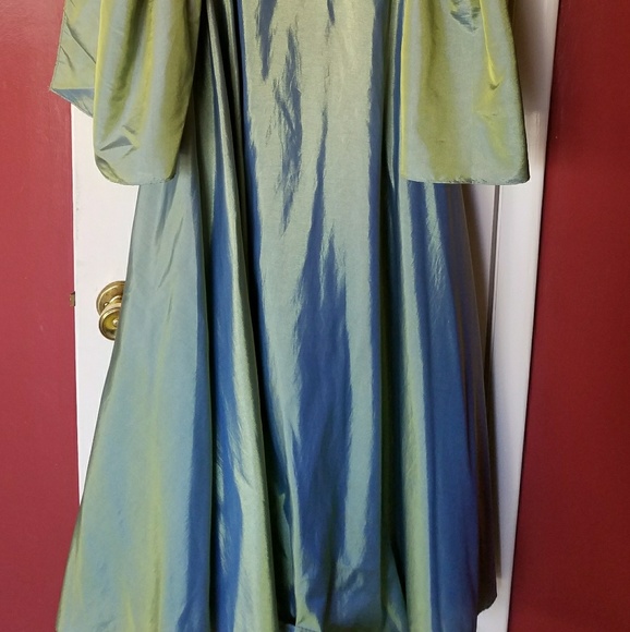 Bari Jay formal gown iridescent green size 5/6 - Picture 6 of 8